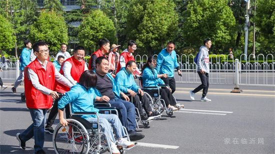 臨沂市第十三屆全民健身運動會開幕式暨“房源集團杯”第七屆萬人健步行活動圓滿舉